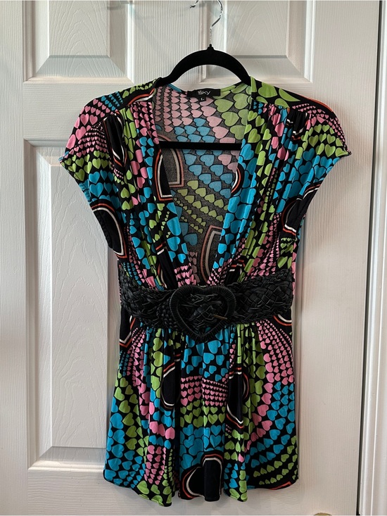Sky Tops - Y2K vintage, Sky brand. Colorful Heart Print V-Neck Top with Braided Belt
